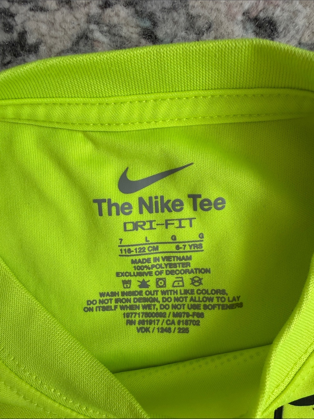 Bundle of Boys Nike Tees Size 7 - Picture 9 of 11